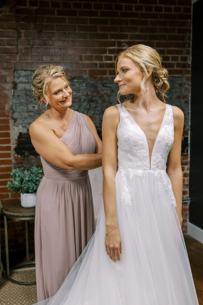 bride and mom photography