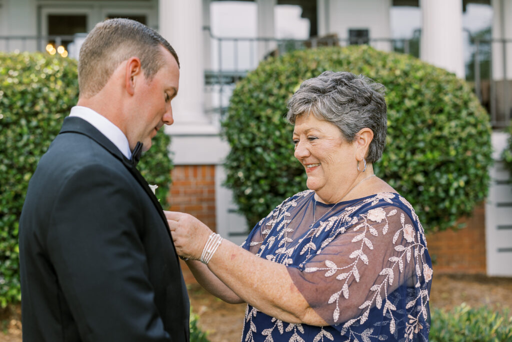 groom and his mother