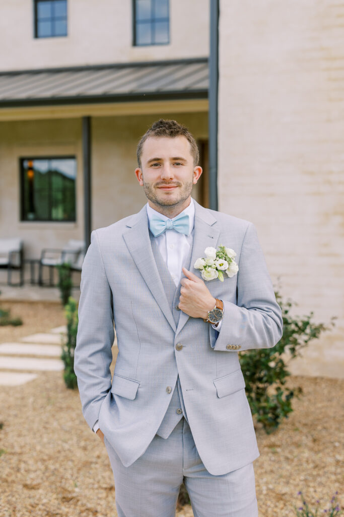 groom portrait