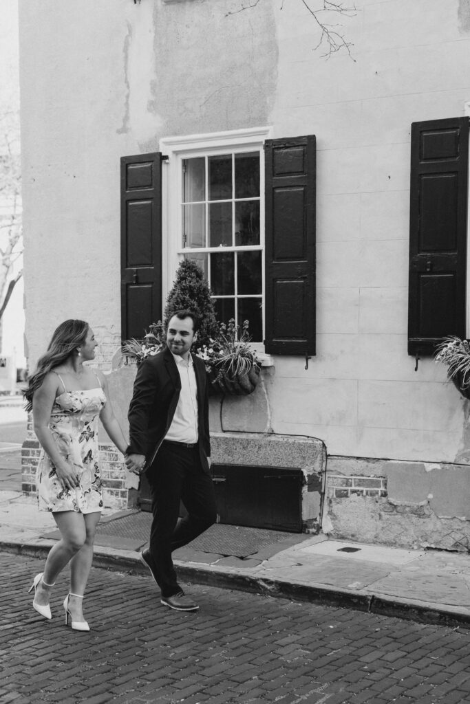 An engagement session of a couple in Charleston, SC