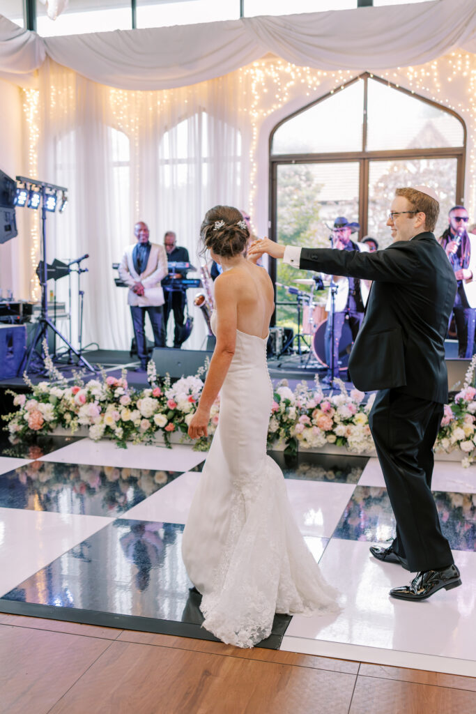 a jewish wedding reception at the callanwolde fine arts center